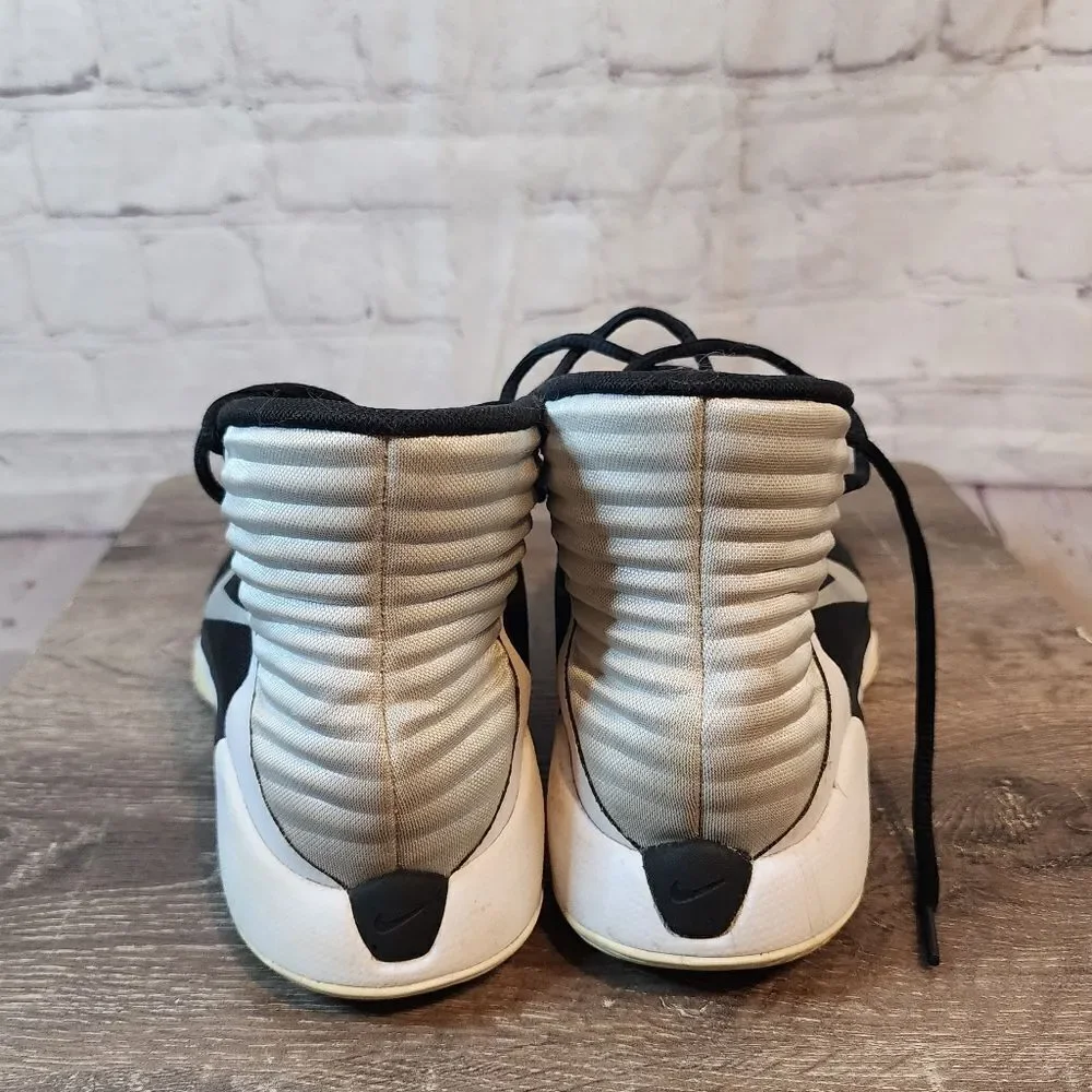 Men's Nike Prime Hype DF (2016) high top basketball shoes, size 8
